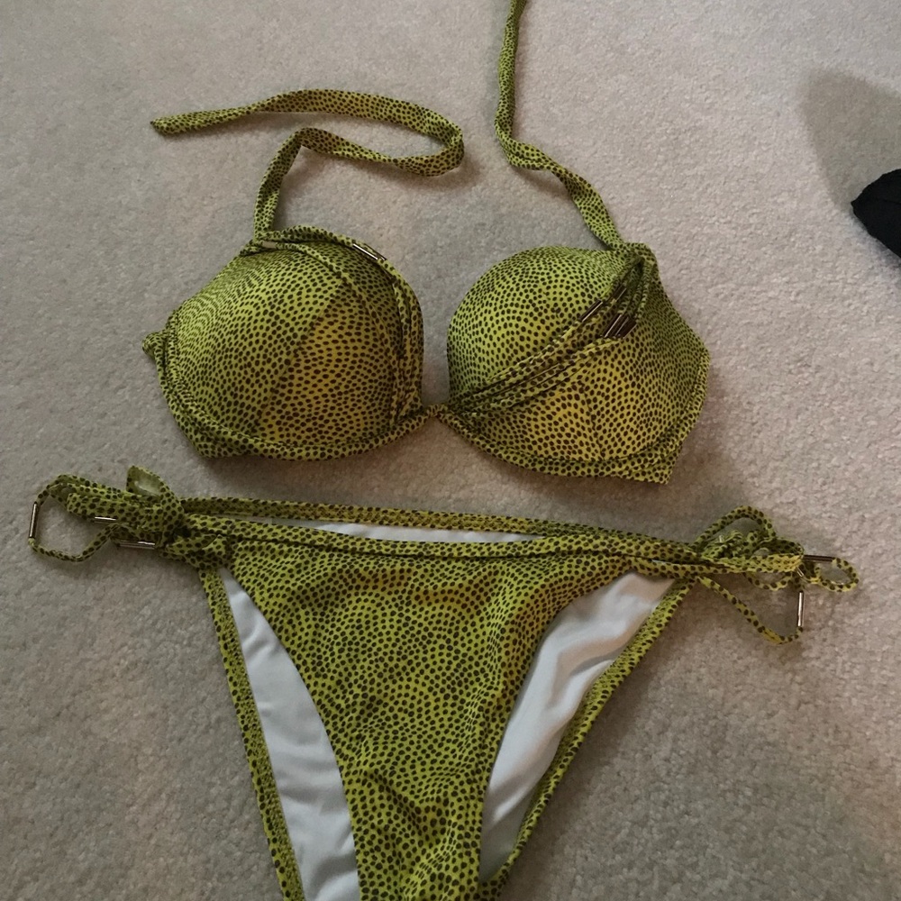 Bombshell vs bathing suit